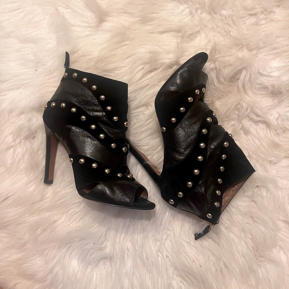 Nine West 8.5 Booties Studded